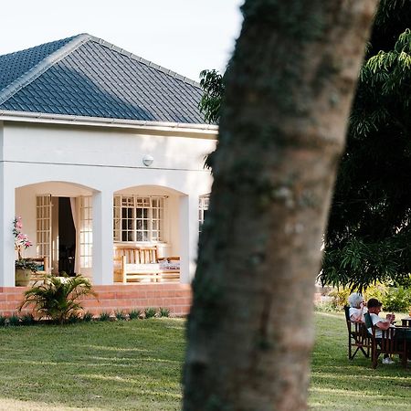 The Guinea Fowl Bed & Breakfast Entebbe Dış mekan fotoğraf